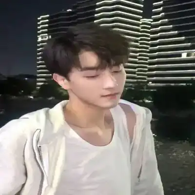 程茜